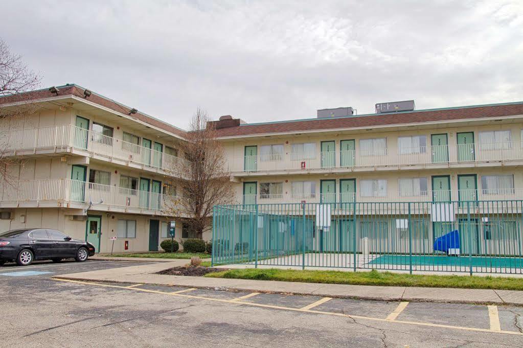 Super 8 By Wyndham Florence Exterior photo