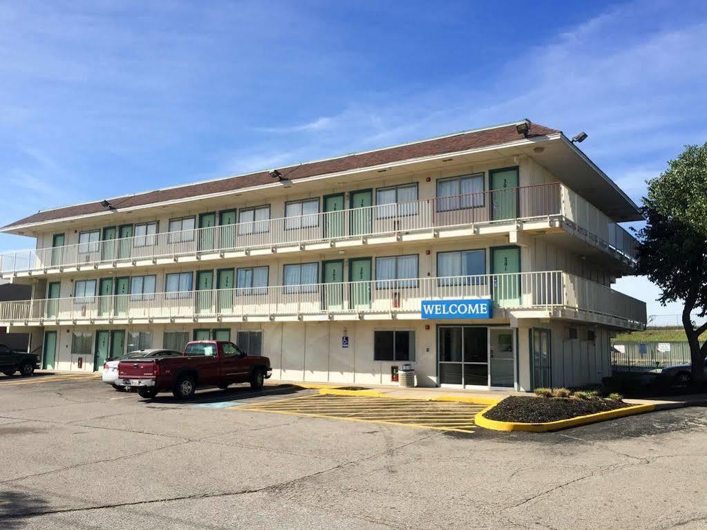 Super 8 By Wyndham Florence Exterior photo