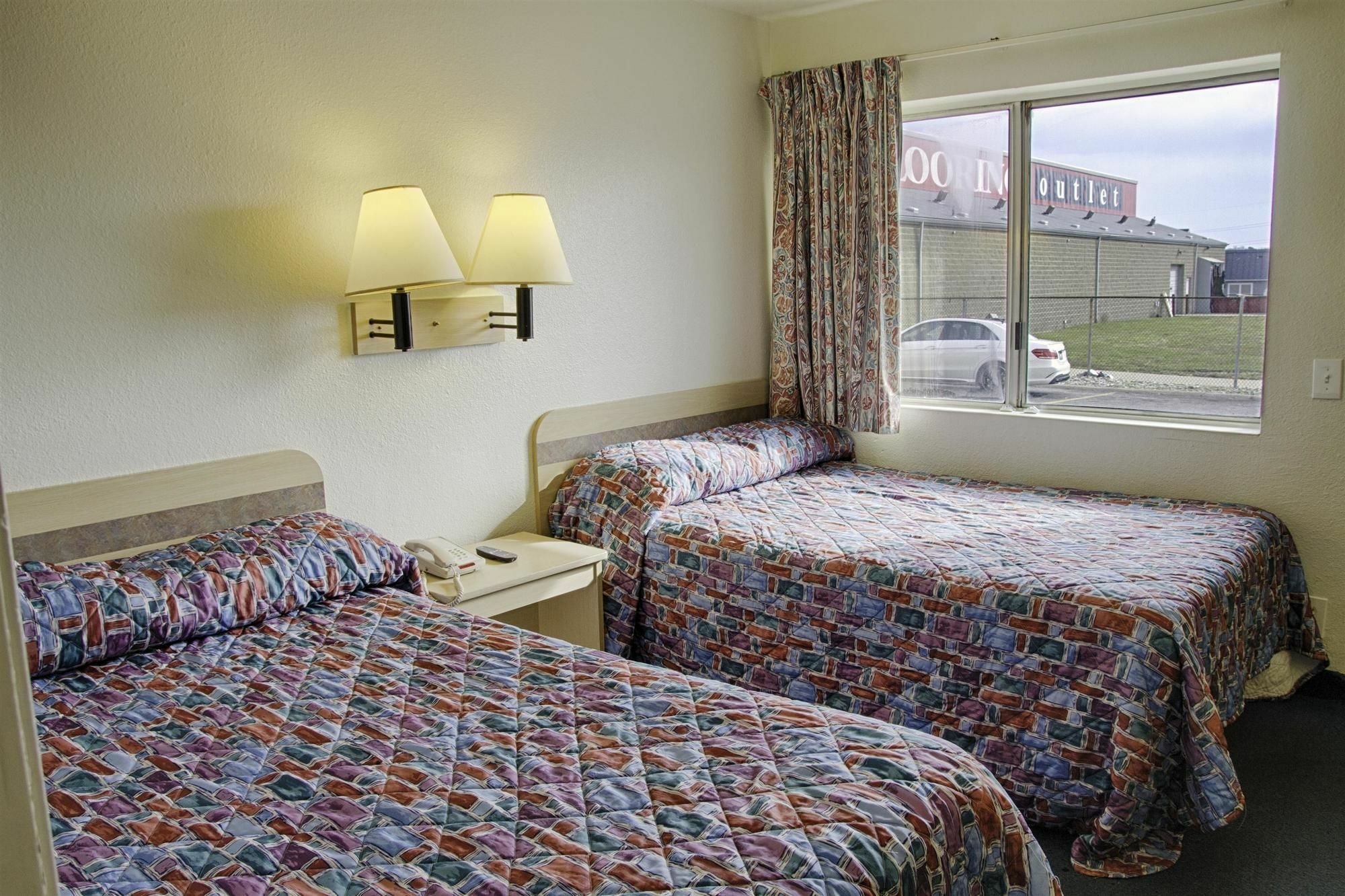 Super 8 By Wyndham Florence Exterior photo