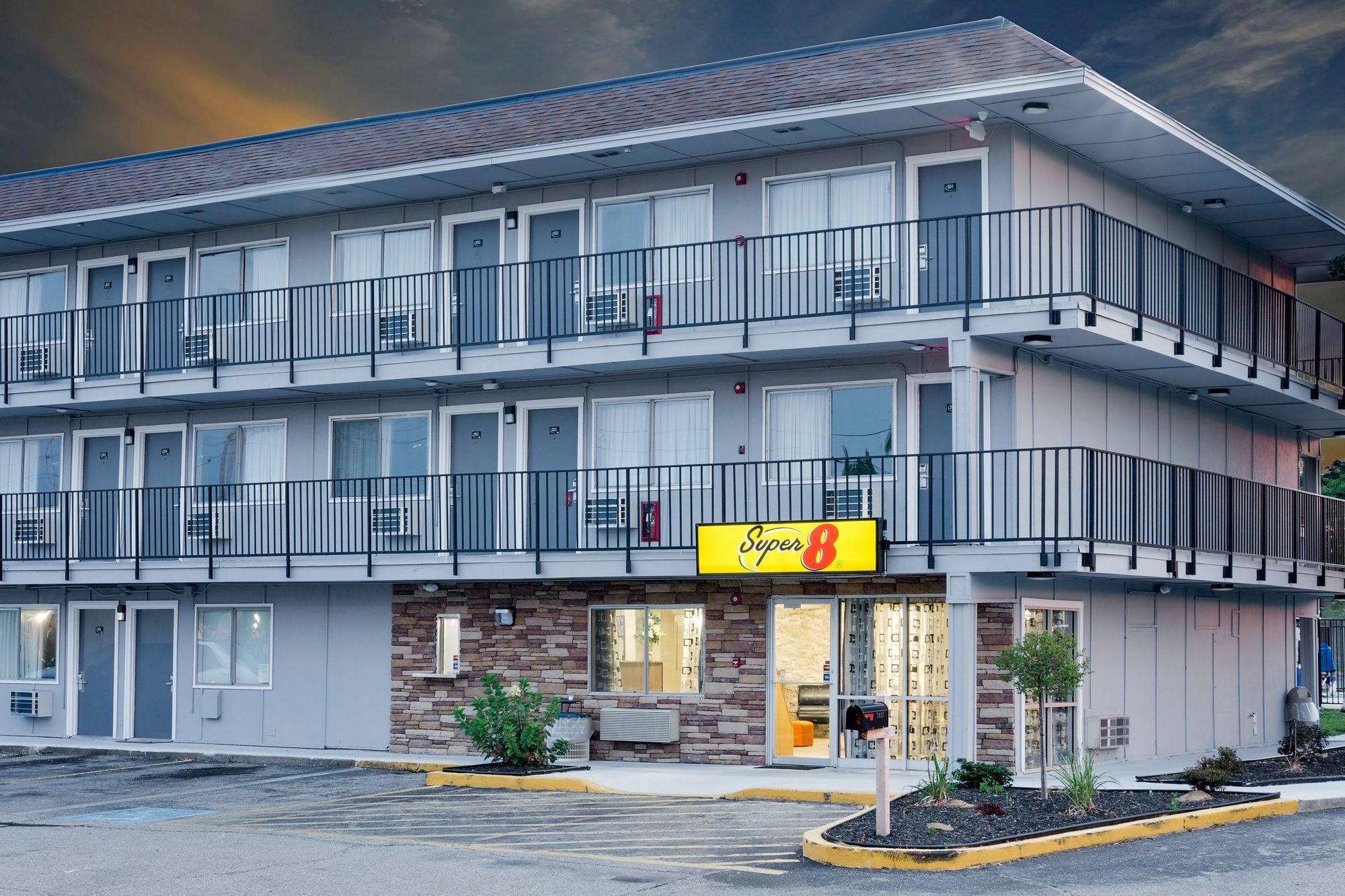 Super 8 By Wyndham Florence Exterior photo